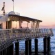 installazione sul pontile di lido di camaiore di una vetrata isolante con vetro a controllo solare e vetro antinfortunistico